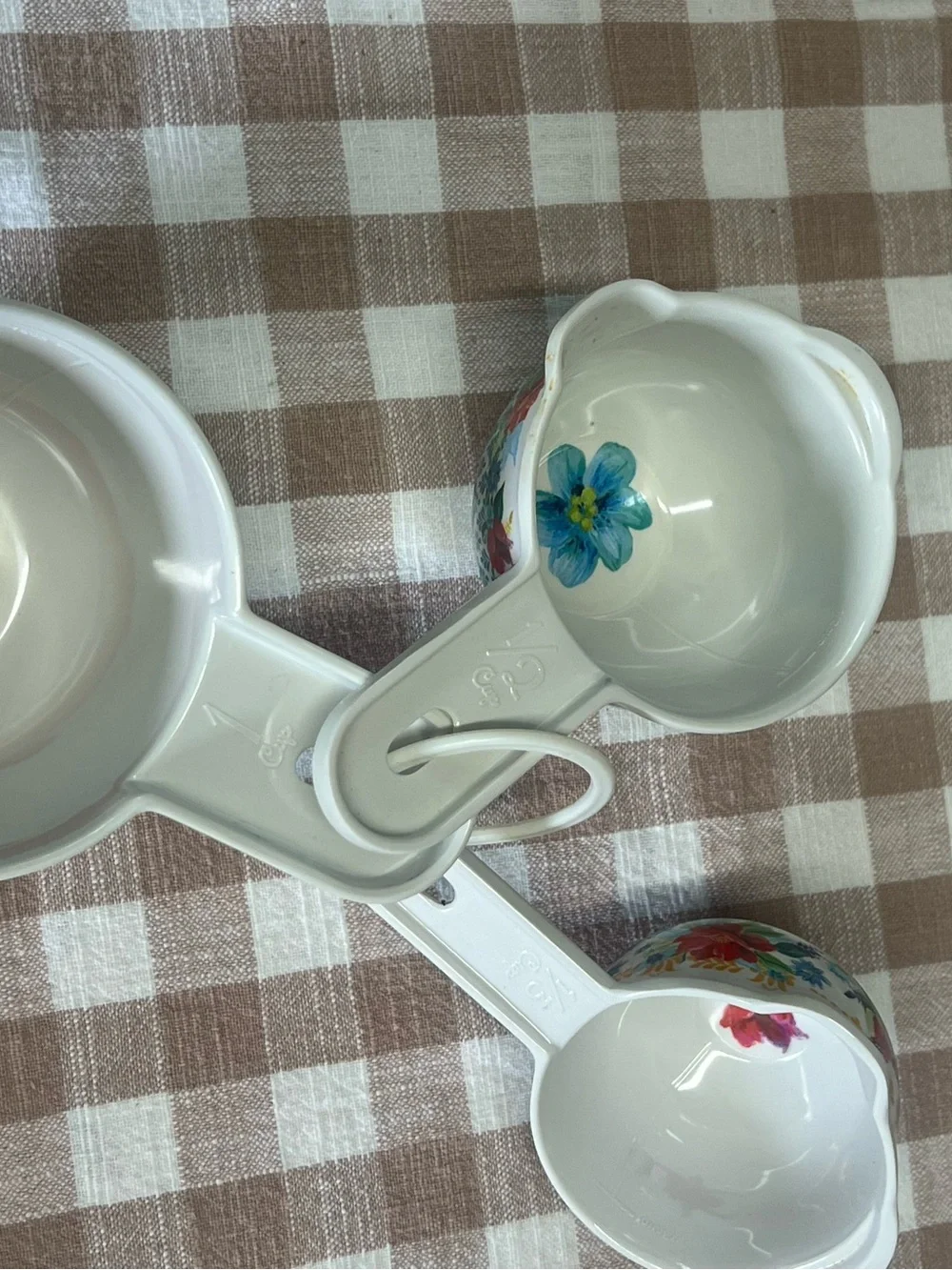 The pioneer woman measuring cups 4 piece melamine